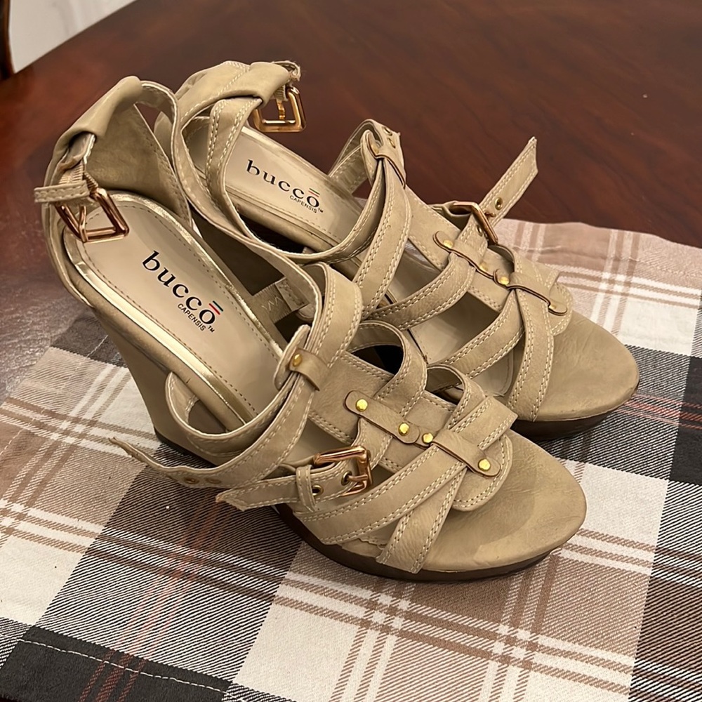 Women’s gray wedges, never warn. Size 7.5